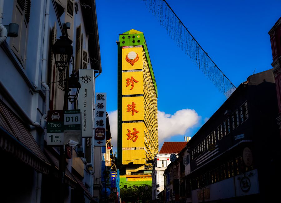 Chinatown, Singapore — sights worth exploring · stay connected with a Chinatown eSIM from My Holiday SIM
