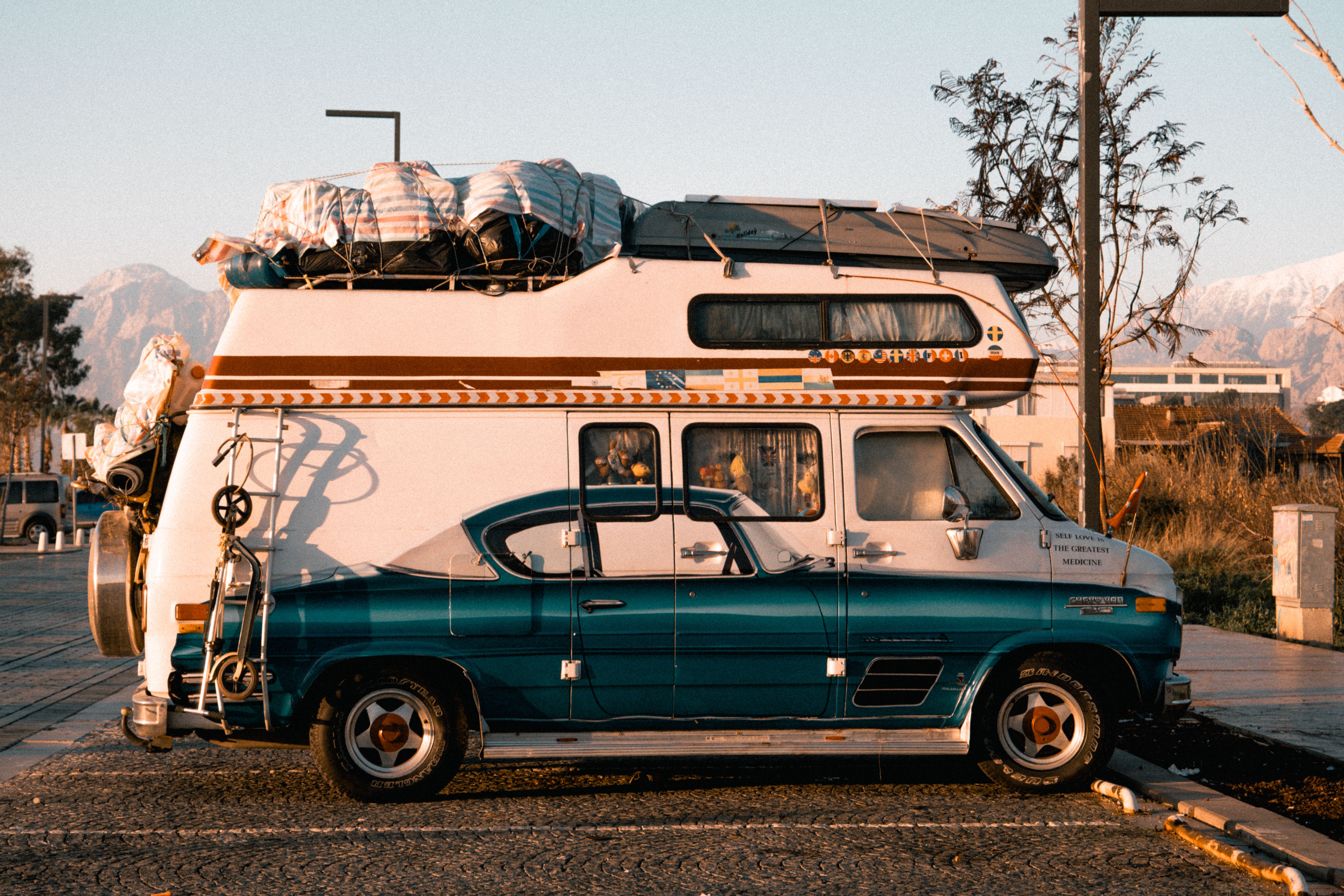 Loaded Van Photos, Download The BEST Free Loaded Van Stock Photos & HD ...