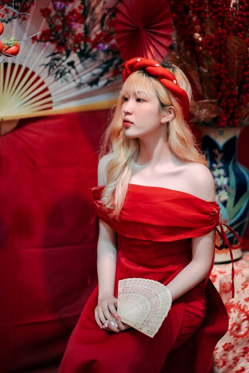 Darmowe zdjęcie z galerii z azjatka, czerwona sukienka, kobieta