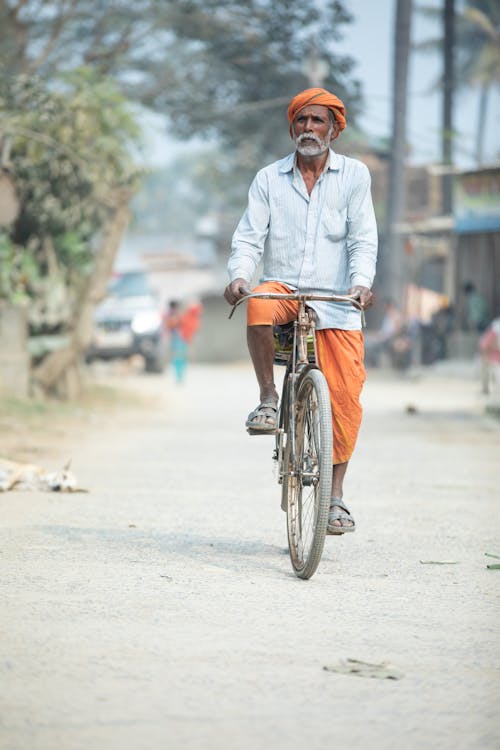 Foto d'estoc gratuïta de anant amb bici, bici, camí de carro