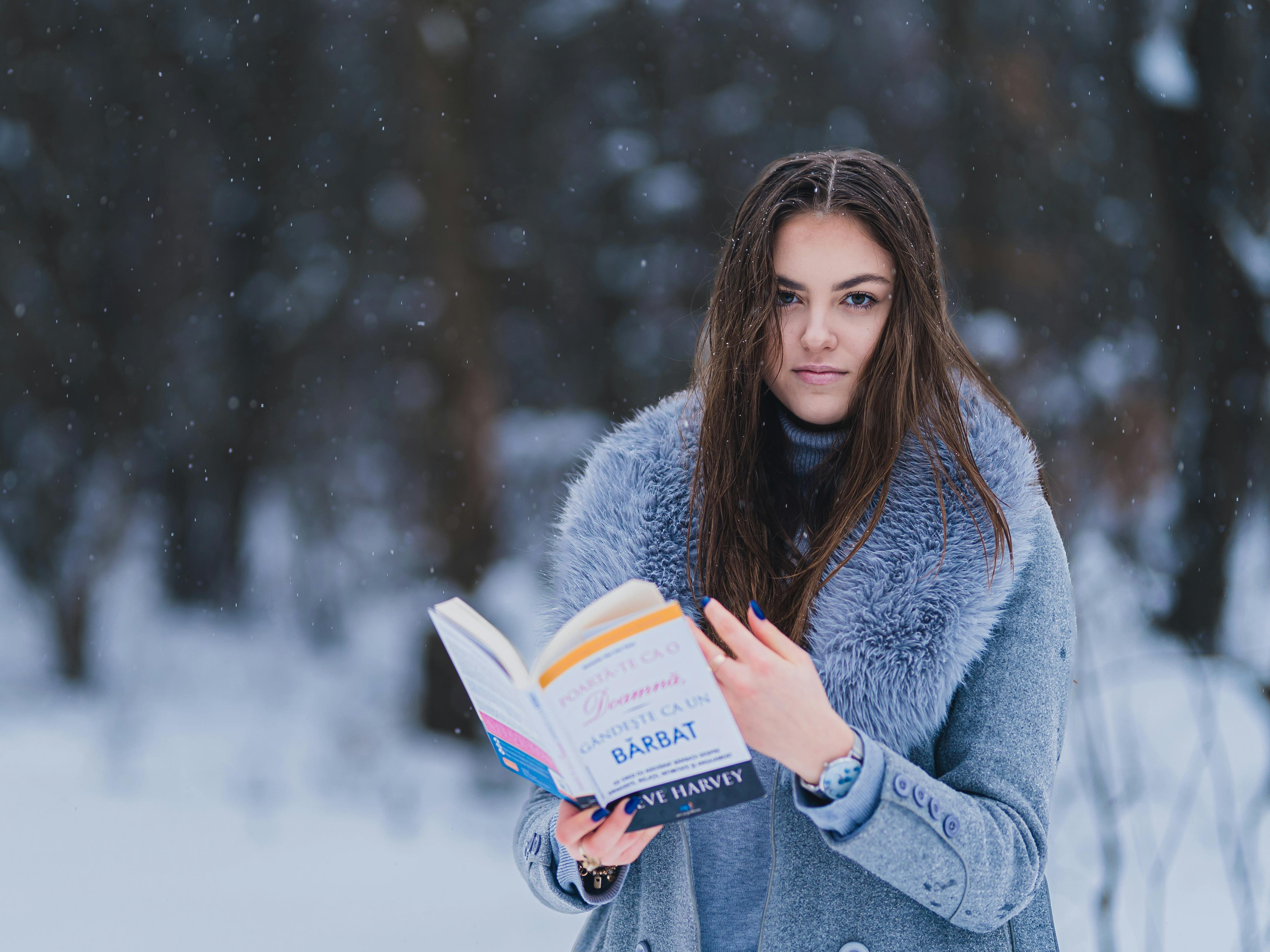 Women in winter coats Stock Photos - Page 1 : Masterfile