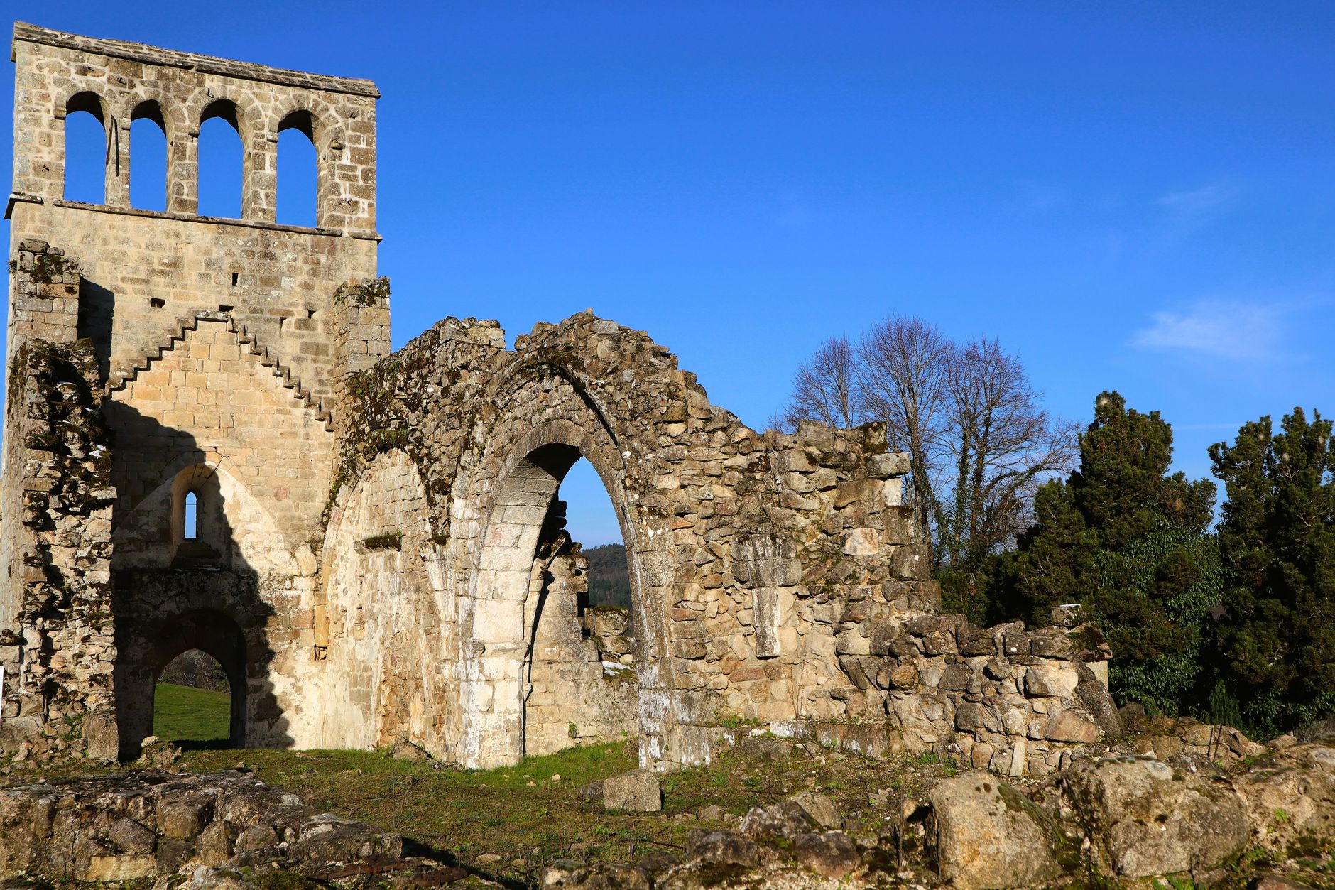 HavadAN çekilmiş ortaçağ manastır kalıntıları