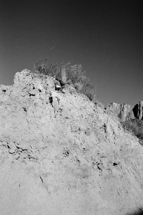 Photos gratuites de @extérieur, colline, échelle des gris