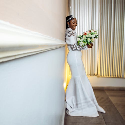 Immagine gratuita di bouquet, donna, foto del matrimonio