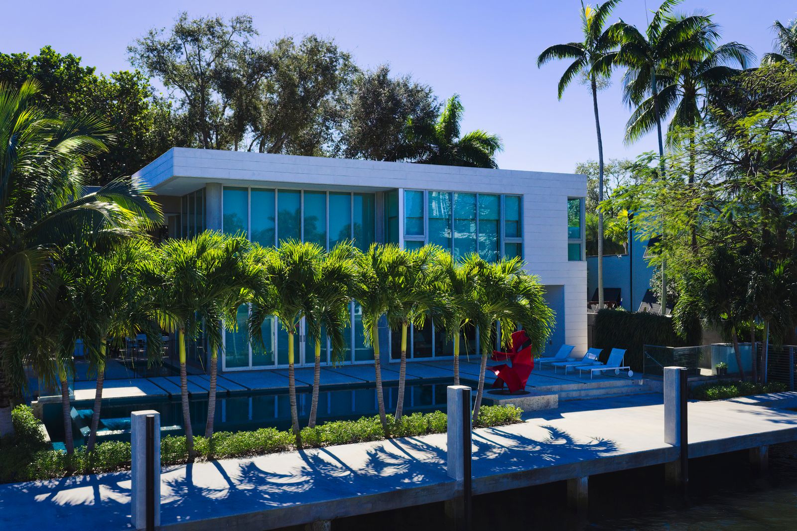 Florida architecture and lifestyle inspiration for the Bay Hill Estates guide; illustrative photograph