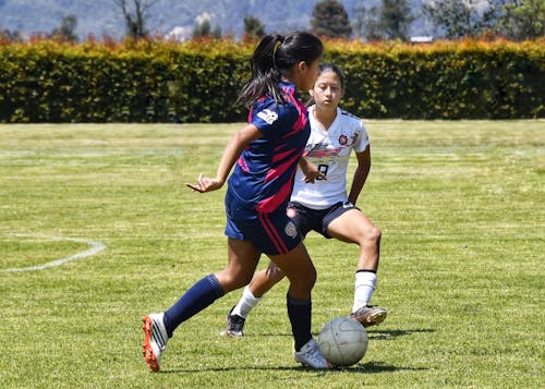 Kostenloses Stock Foto zu ball, football, frauen