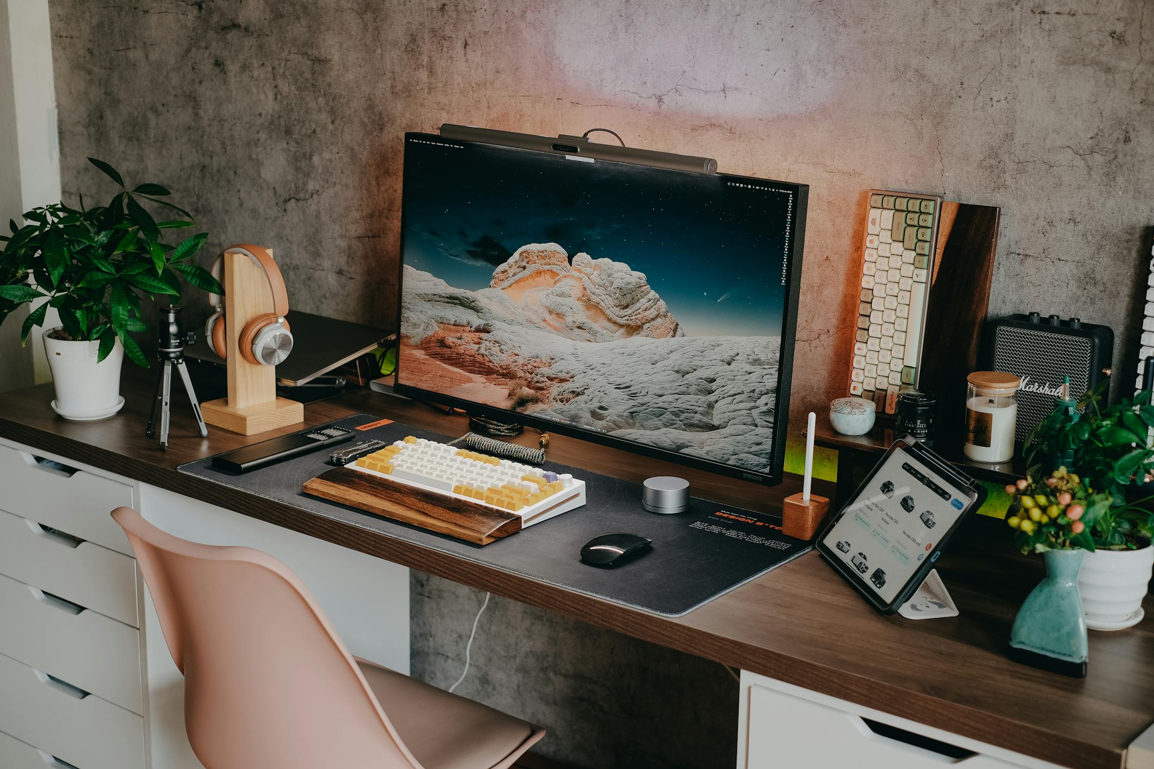 Premium Computer Setup on Desk · Free Stock Photo