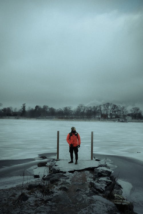 Darmowe zdjęcie z galerii z lakeshore, lód, mężczyzna