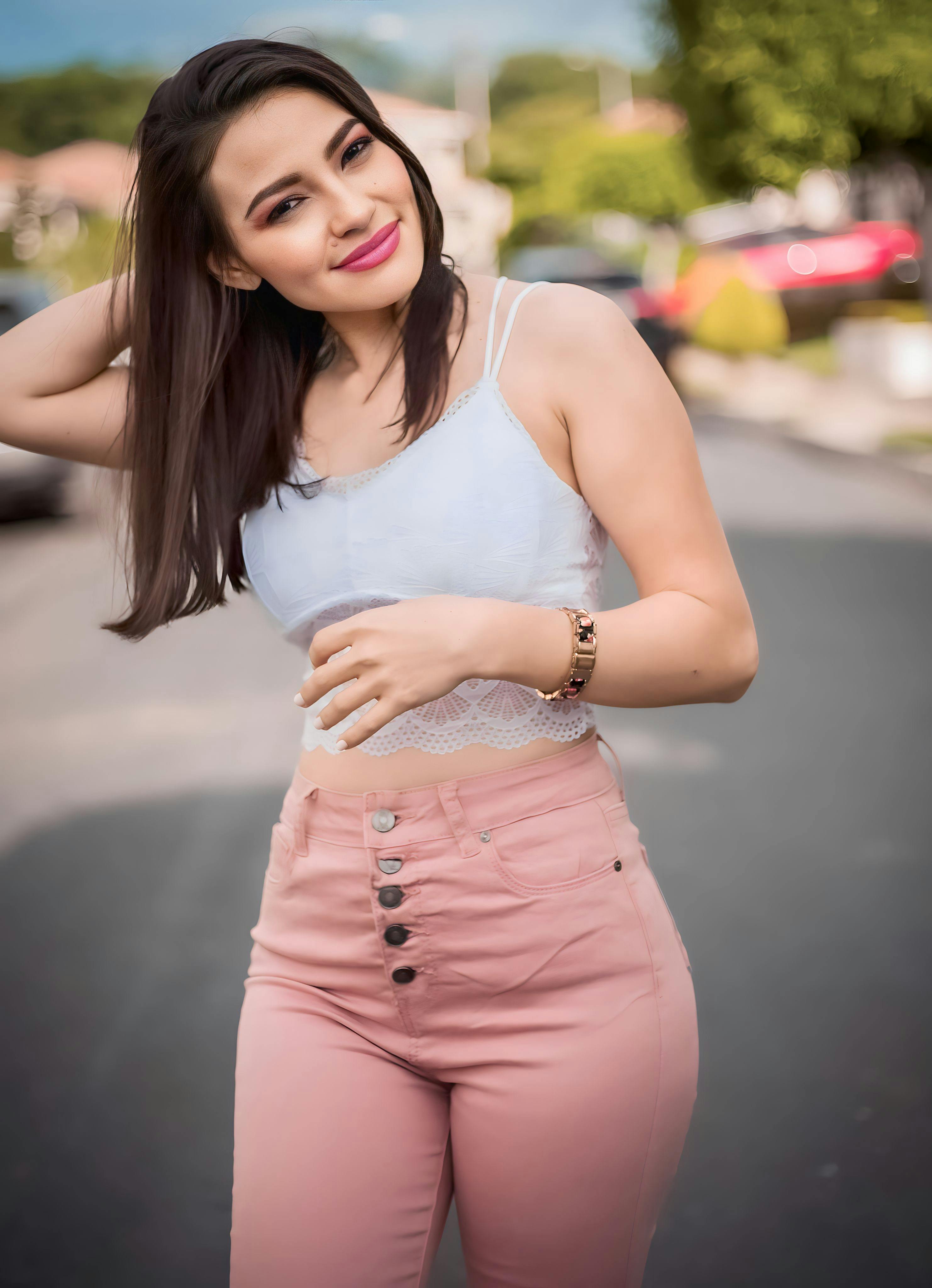 Free Portrait of Smiling Woman  Stock Photo