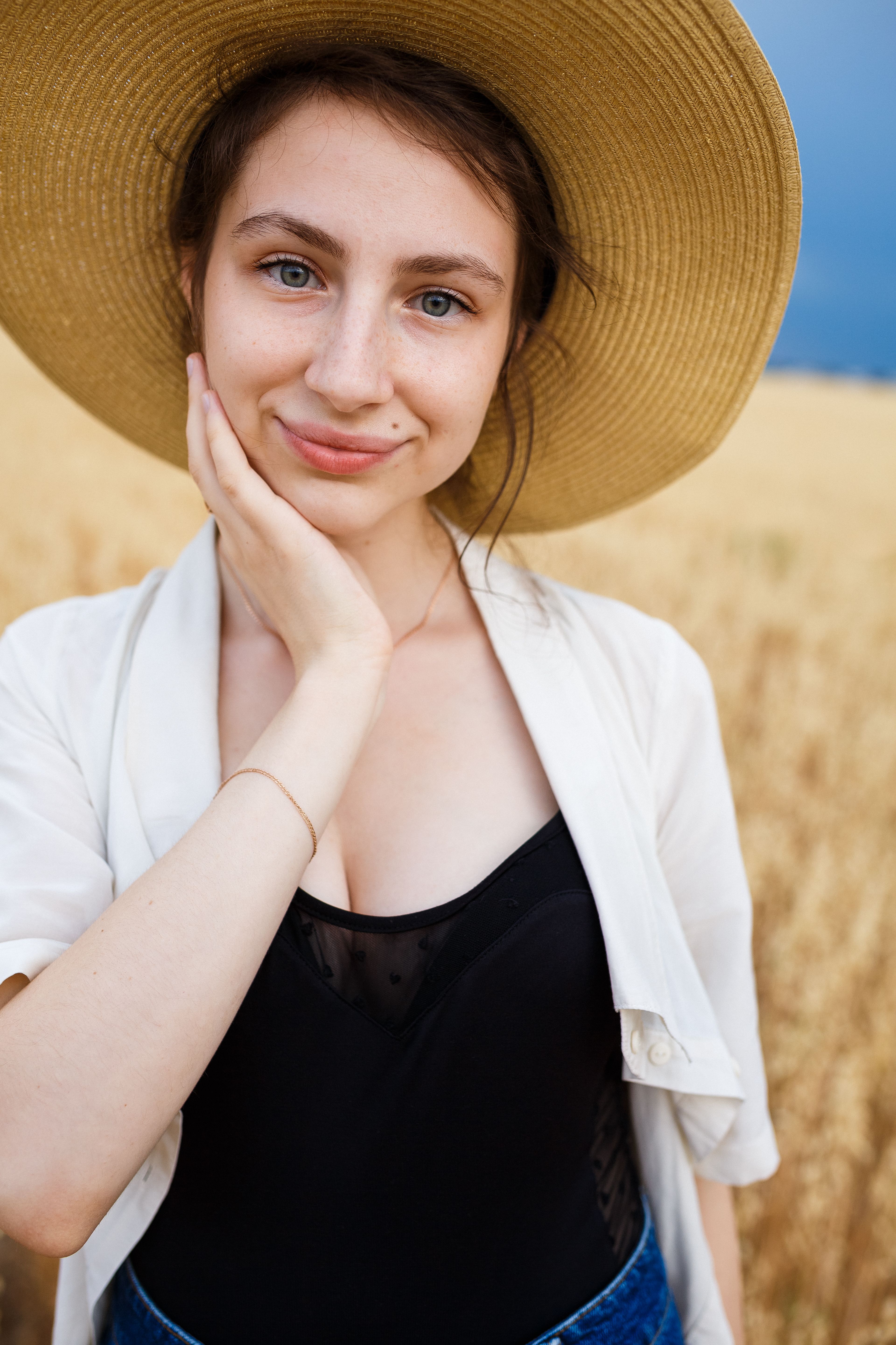 Woman Wearing a Black Hat · Free Stock Photo