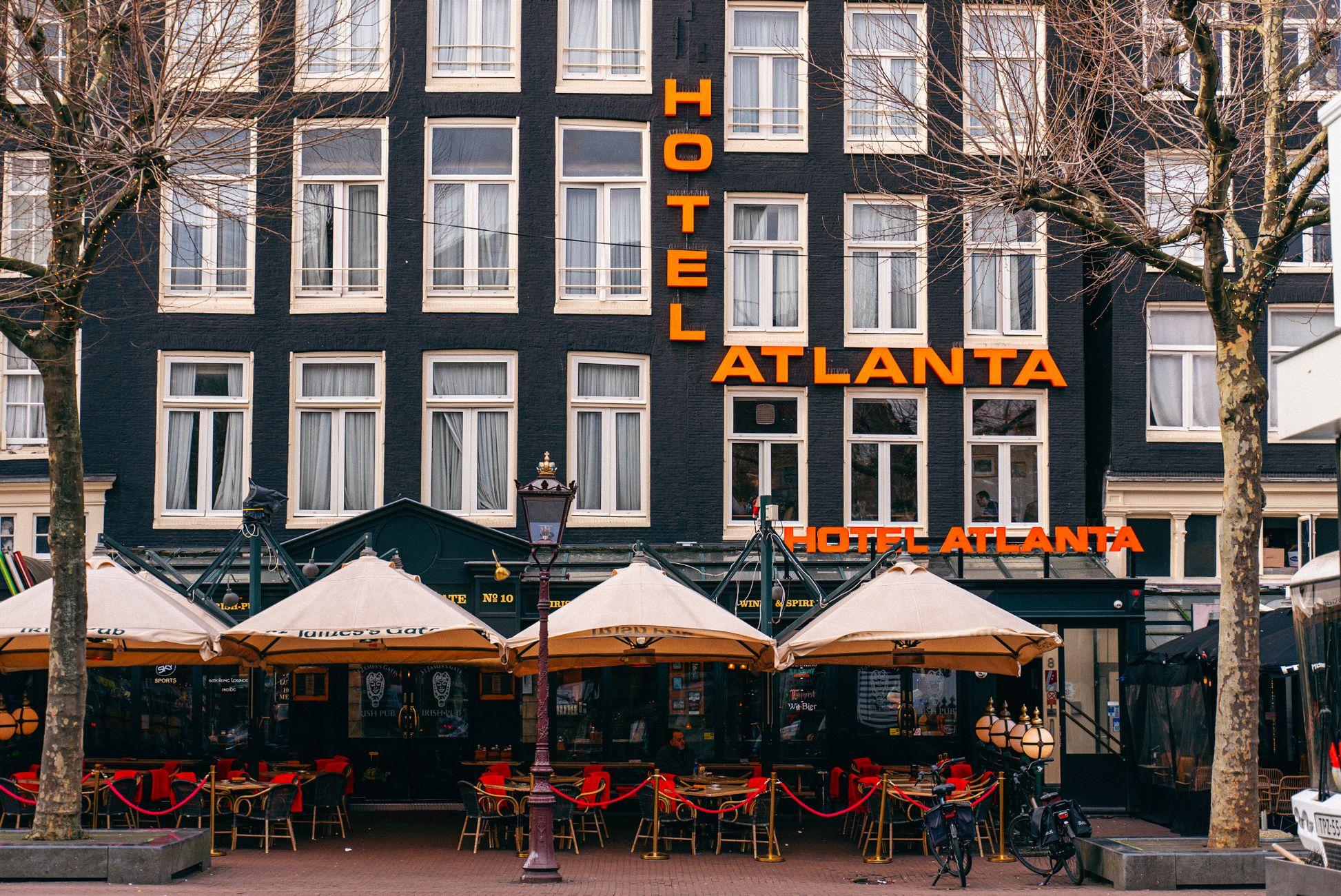 Bedrijf in uitvaartbenodigdheden en hotel-restaurant failliet verklaard