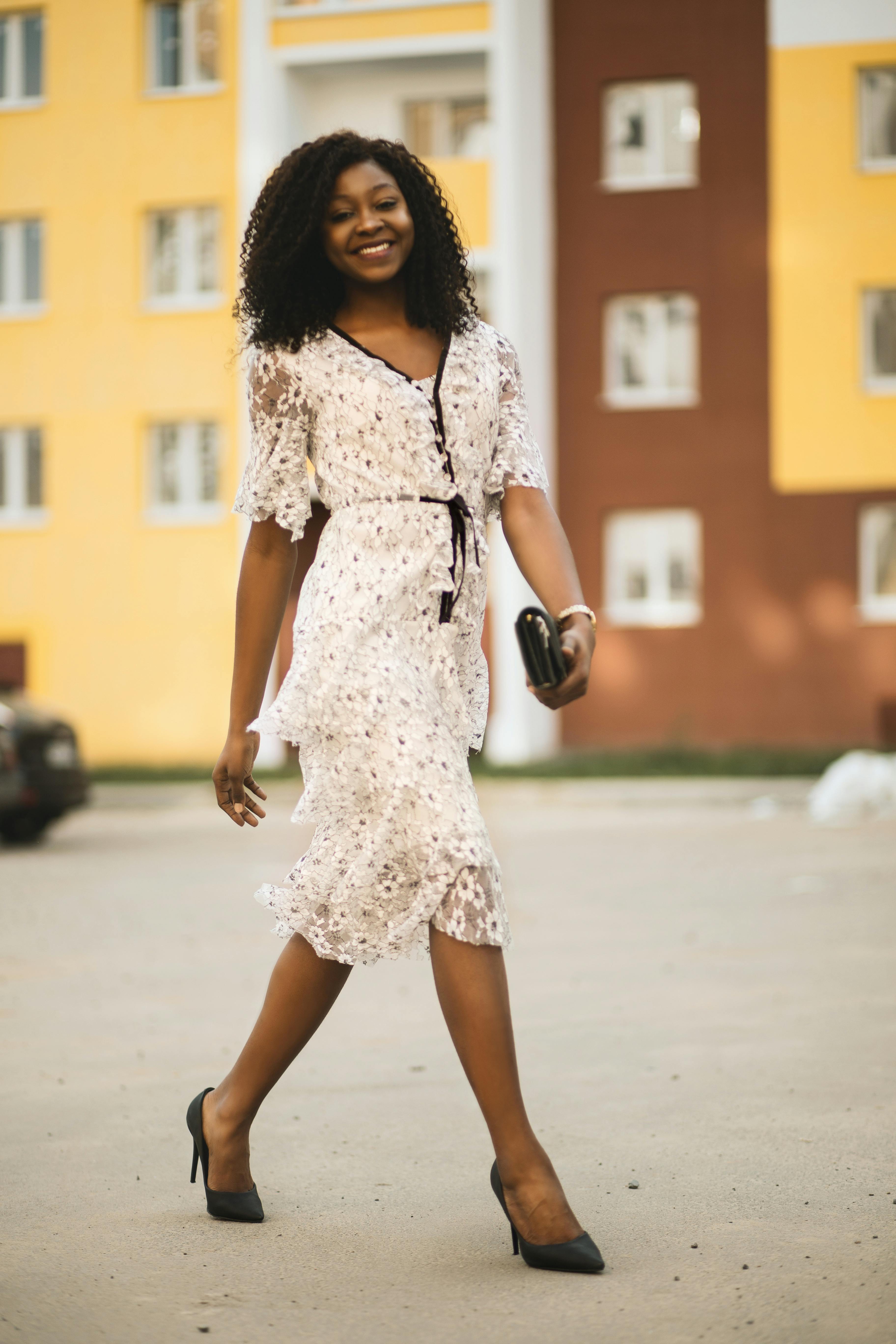 Lace dress street style best sale