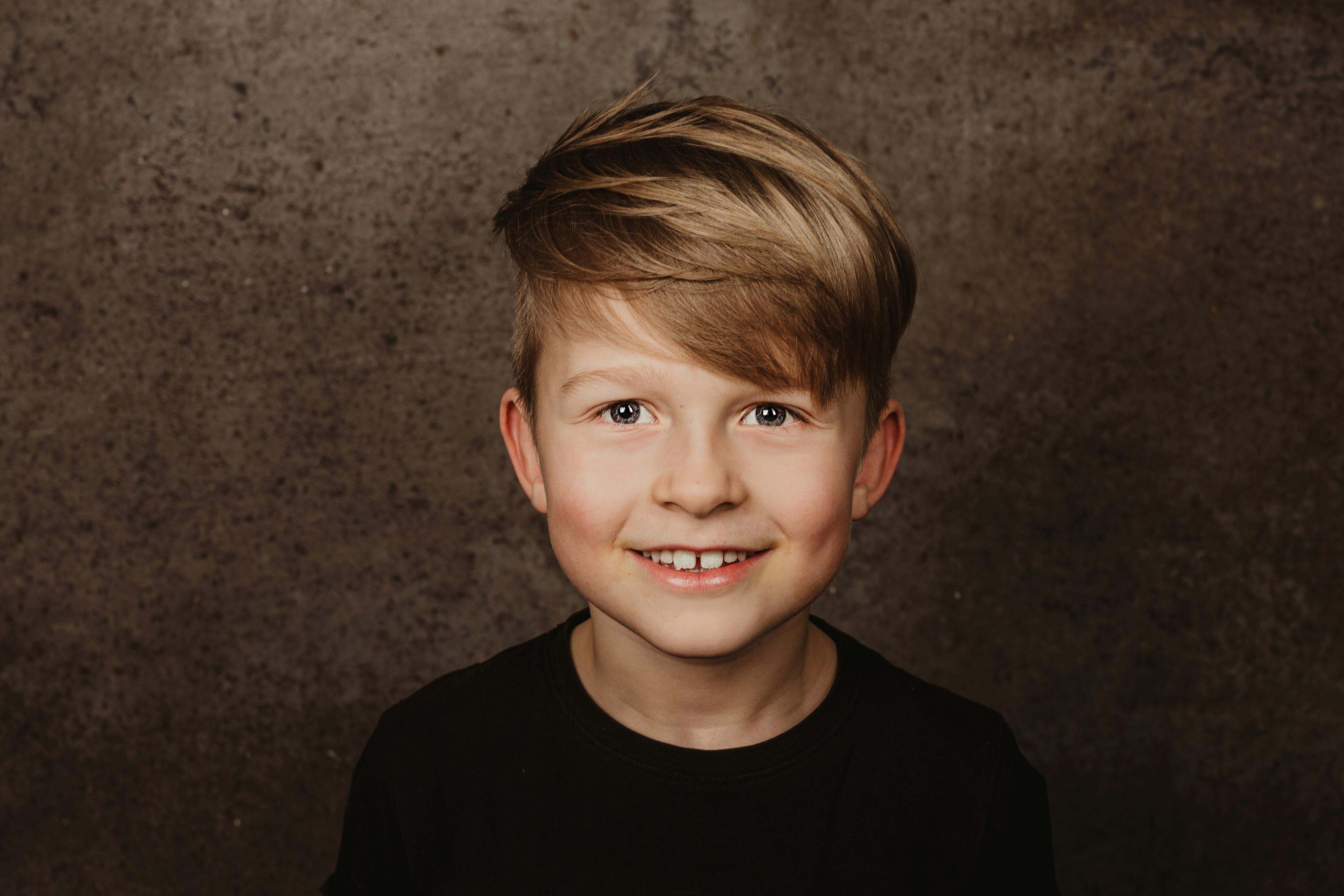 portrait-of-baby-in-black-and-white-free-stock-photo