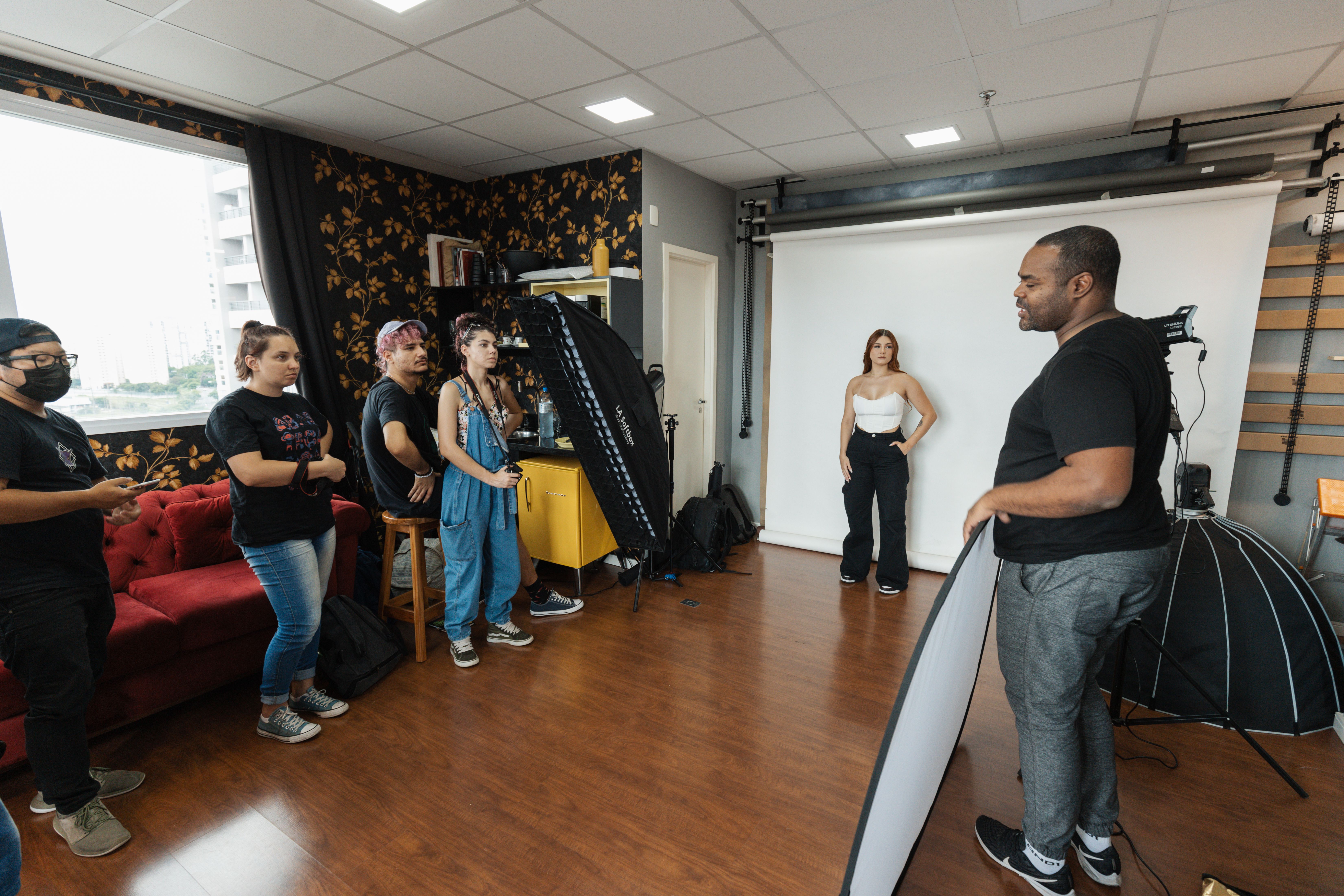Creative Photography Workshop to Explore Composition Techniques at the Art Center of Citrus County — Photo by Matheus Bertell