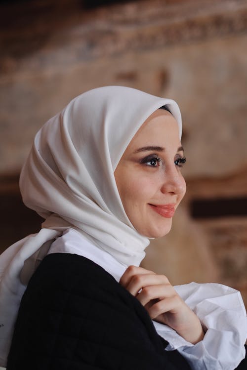 Gratis stockfoto met gezicht, glimlachen, hijab