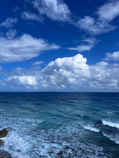 구름, 바다, 손을 흔들다의 무료 스톡 사진