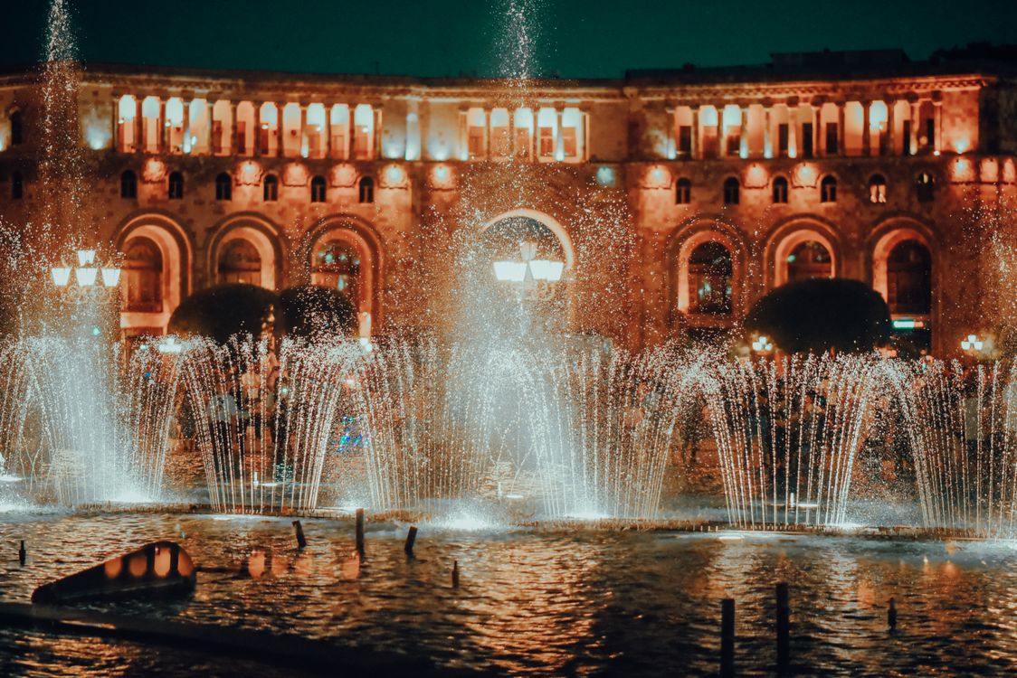 Urban Fountain at Night · Free Stock Photo