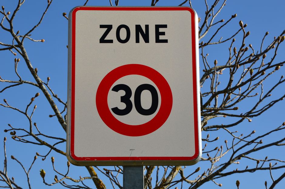 Ottawa Lowers Greenbank Road Speed Limit to 50 km/h Near Two Schools