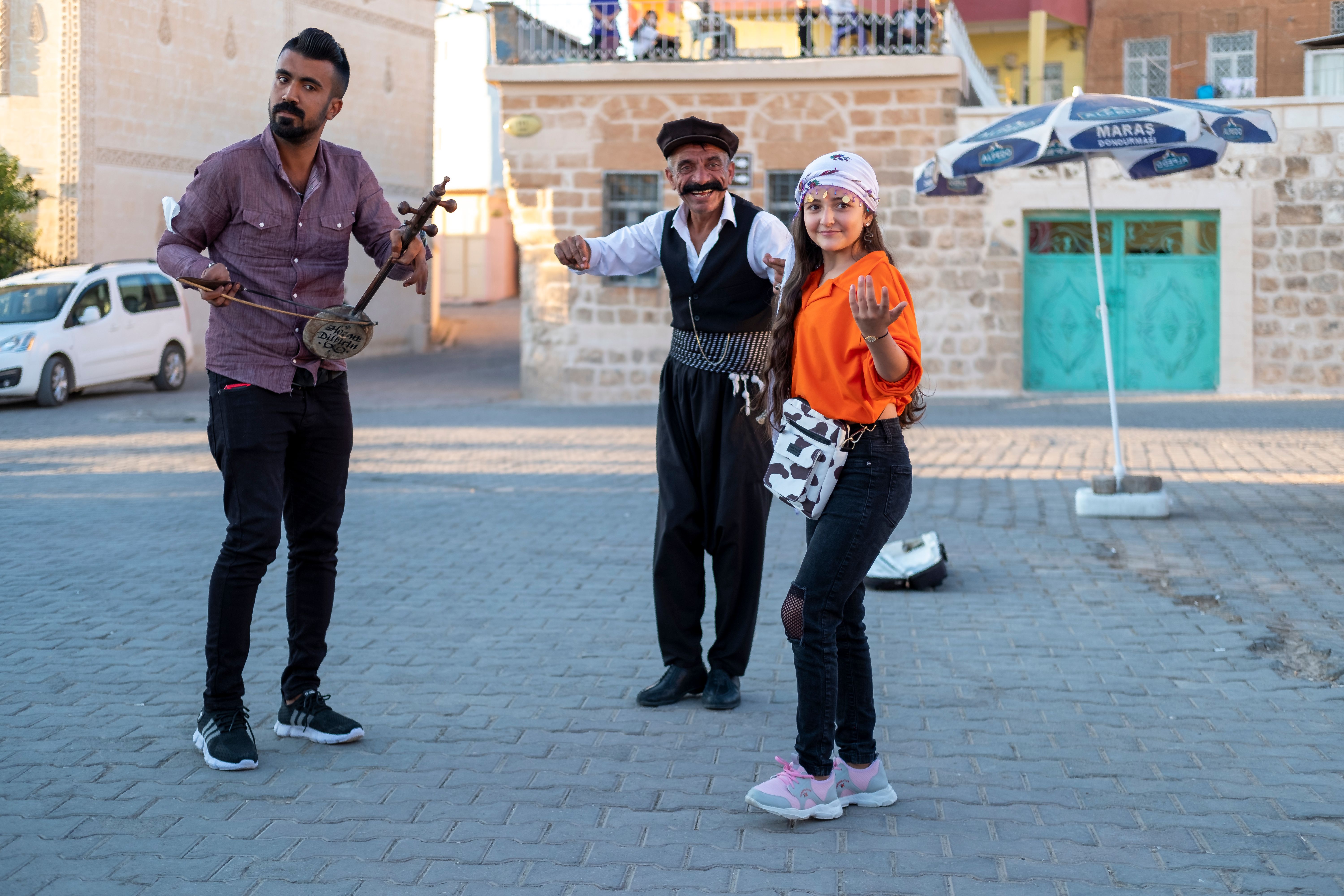 Bir grup psikoloğun toplantı yaptığı, fikir alışverişinde bulunduğu bir ortam
