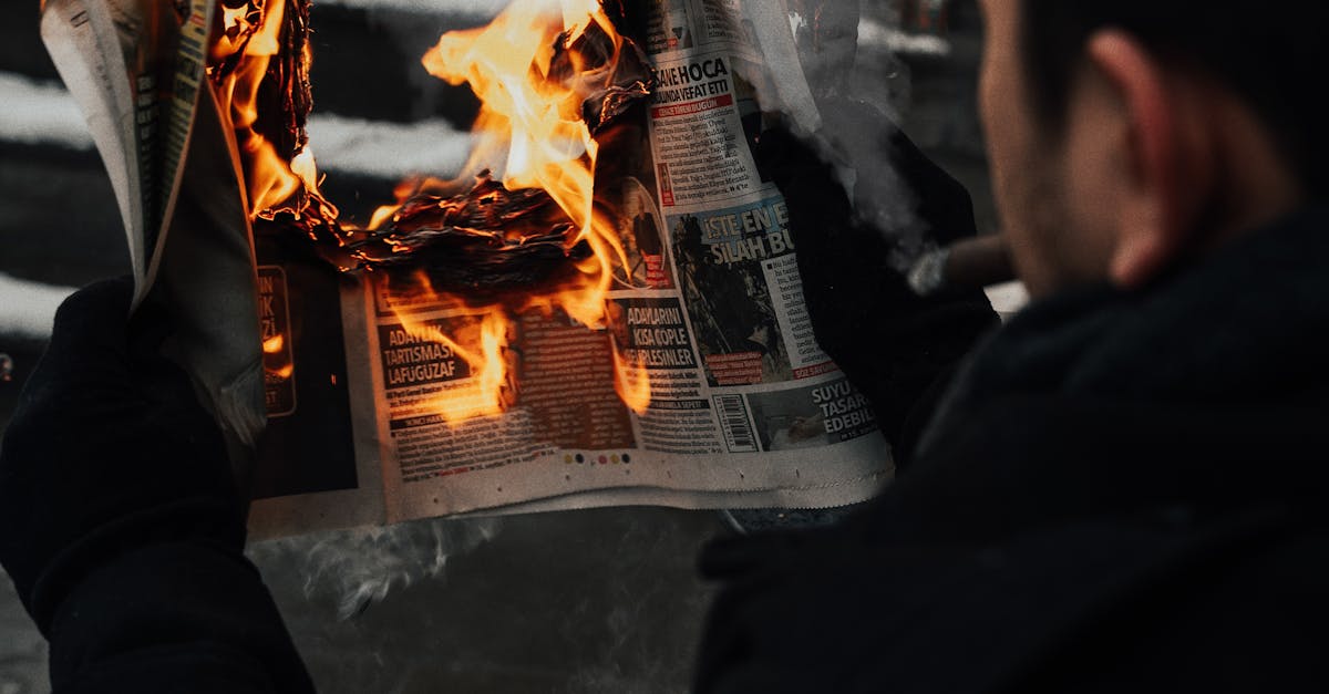 罷免領銜人佩戴卐臂章引爭議!李坤城怒批成國際醜聞