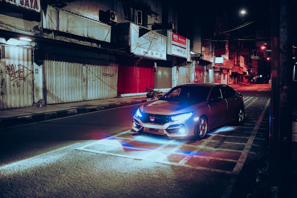 Honda CR-V: A Compact SUV that Combines Style and Practicality