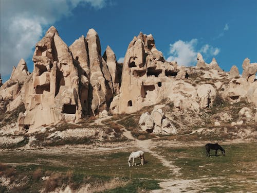 Fotobanka s bezplatnými fotkami na tému cappadocia, geologické formácie, hory