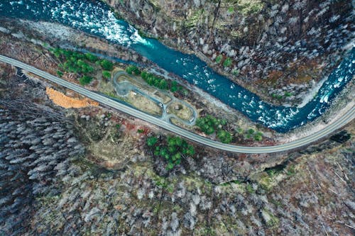 Foto profissional grátis de estrada, fotografia aérea, rio