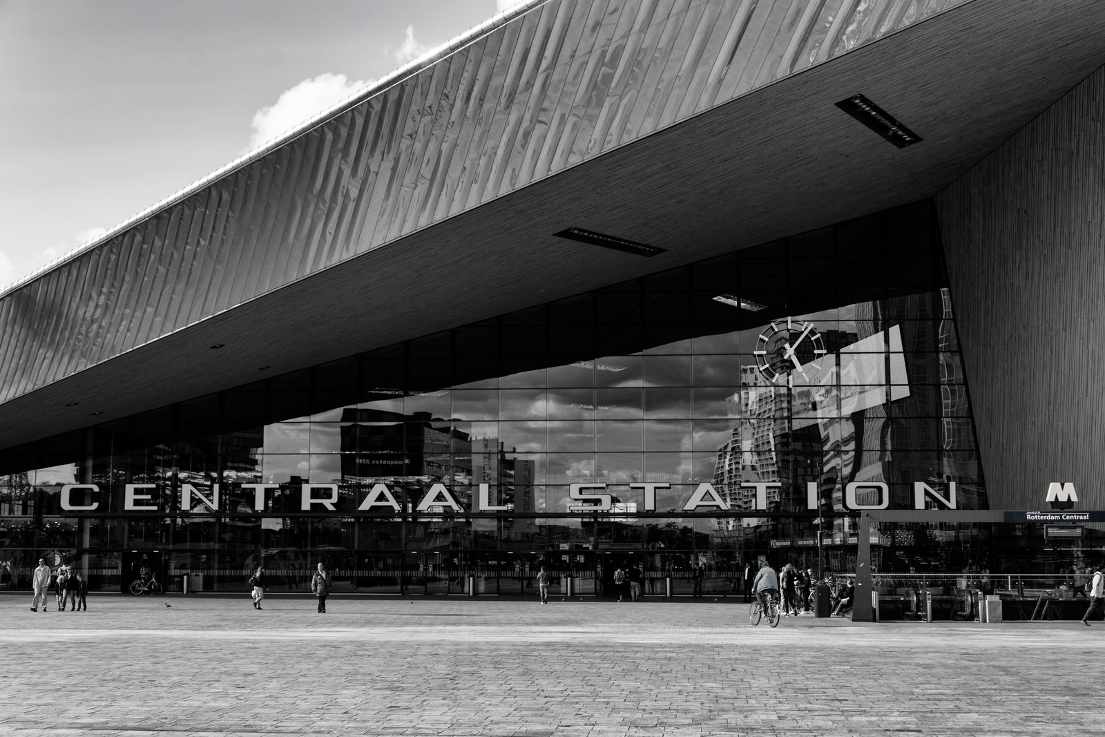Waterwall Lounge Bar