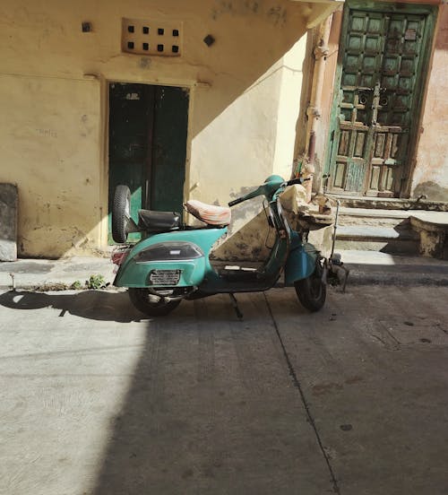 Free stock photo of city streets, motor scooter, old scooter