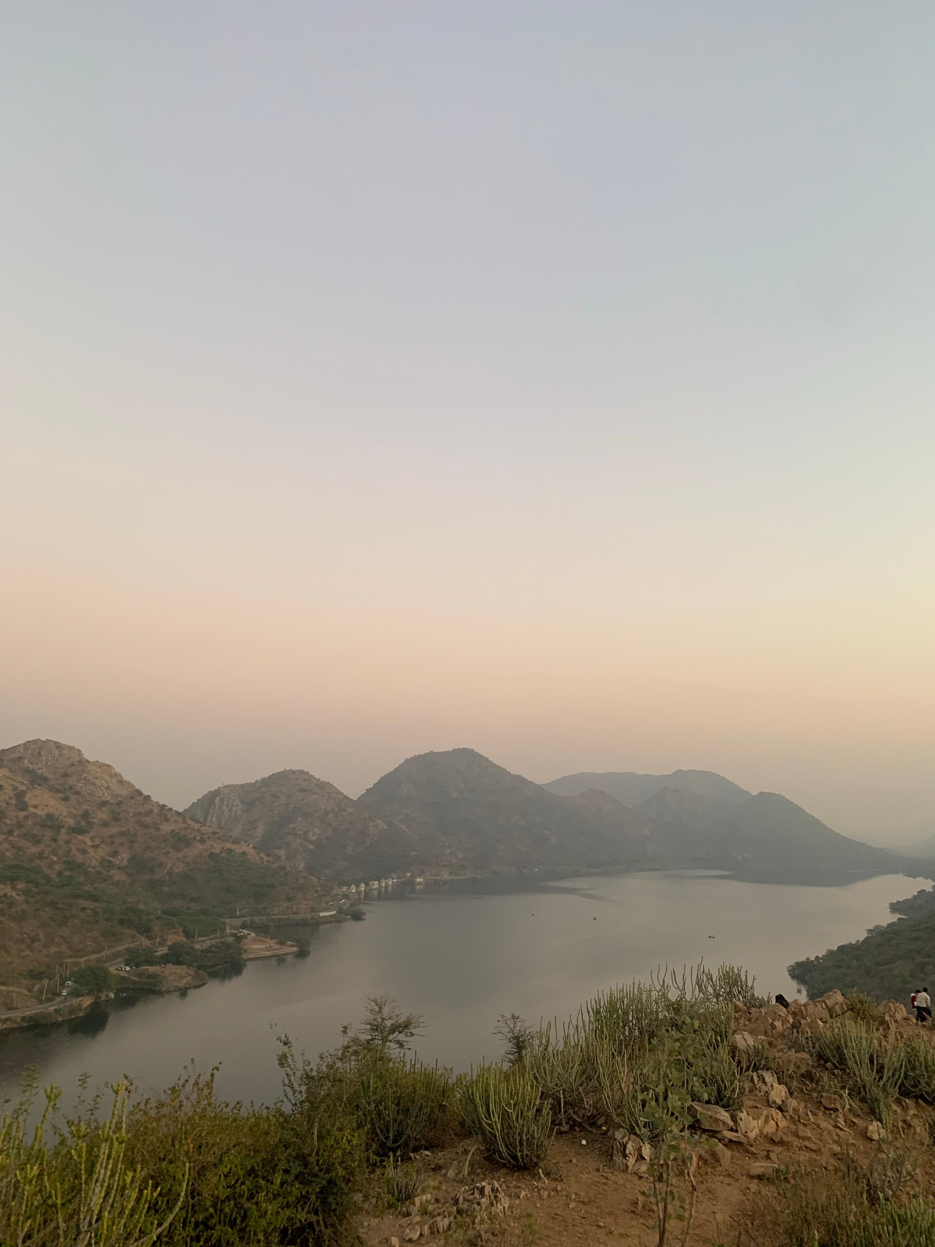 Clear Sky over Lake and Hills behind · Free Stock Photo