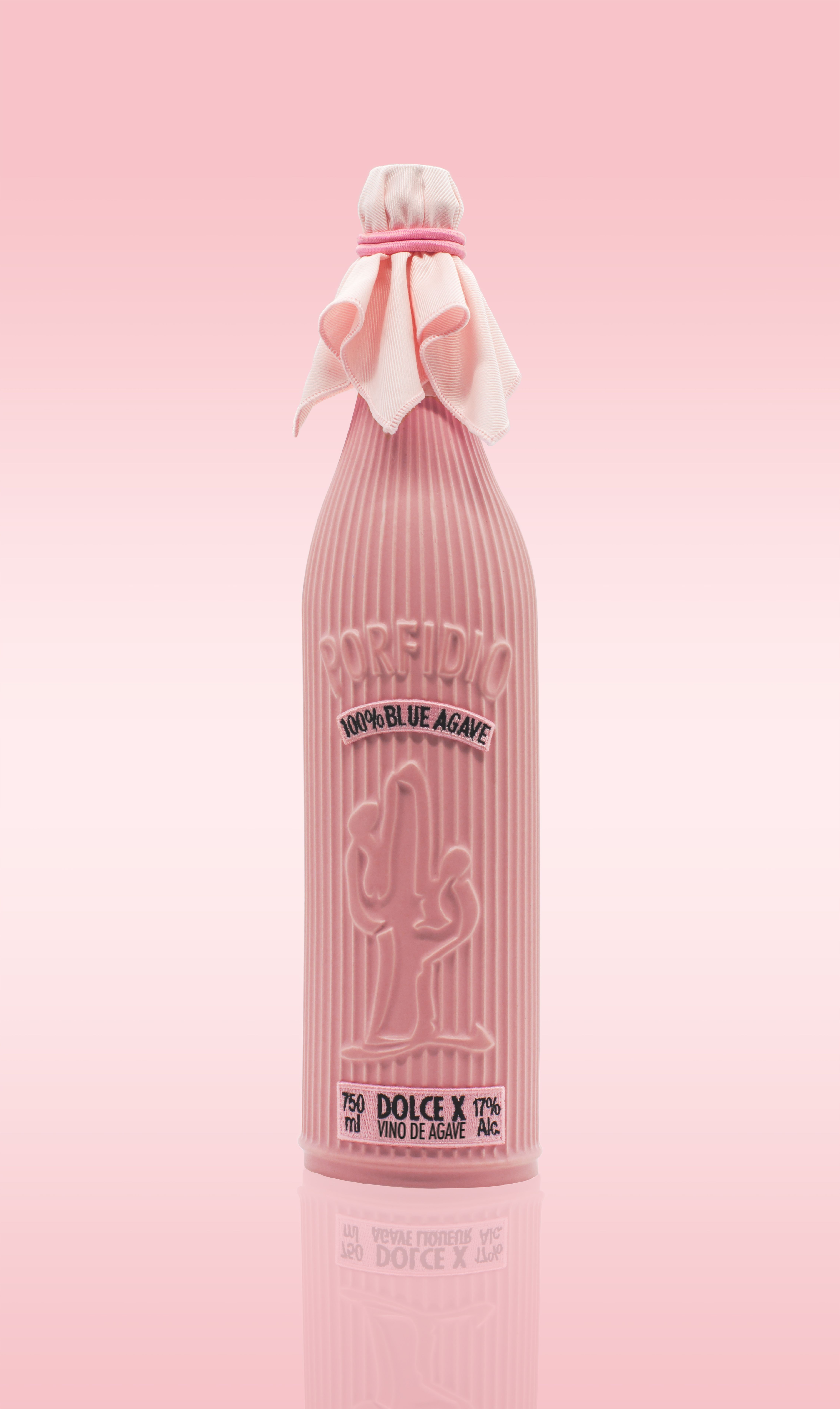 Foto de stock gratuita sobre alcohol, botella, de pie, fondo rosa ...