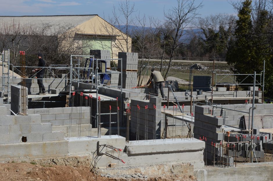Fonduri europene pentru construcția de creșe și after-school în comunele din Oltenia