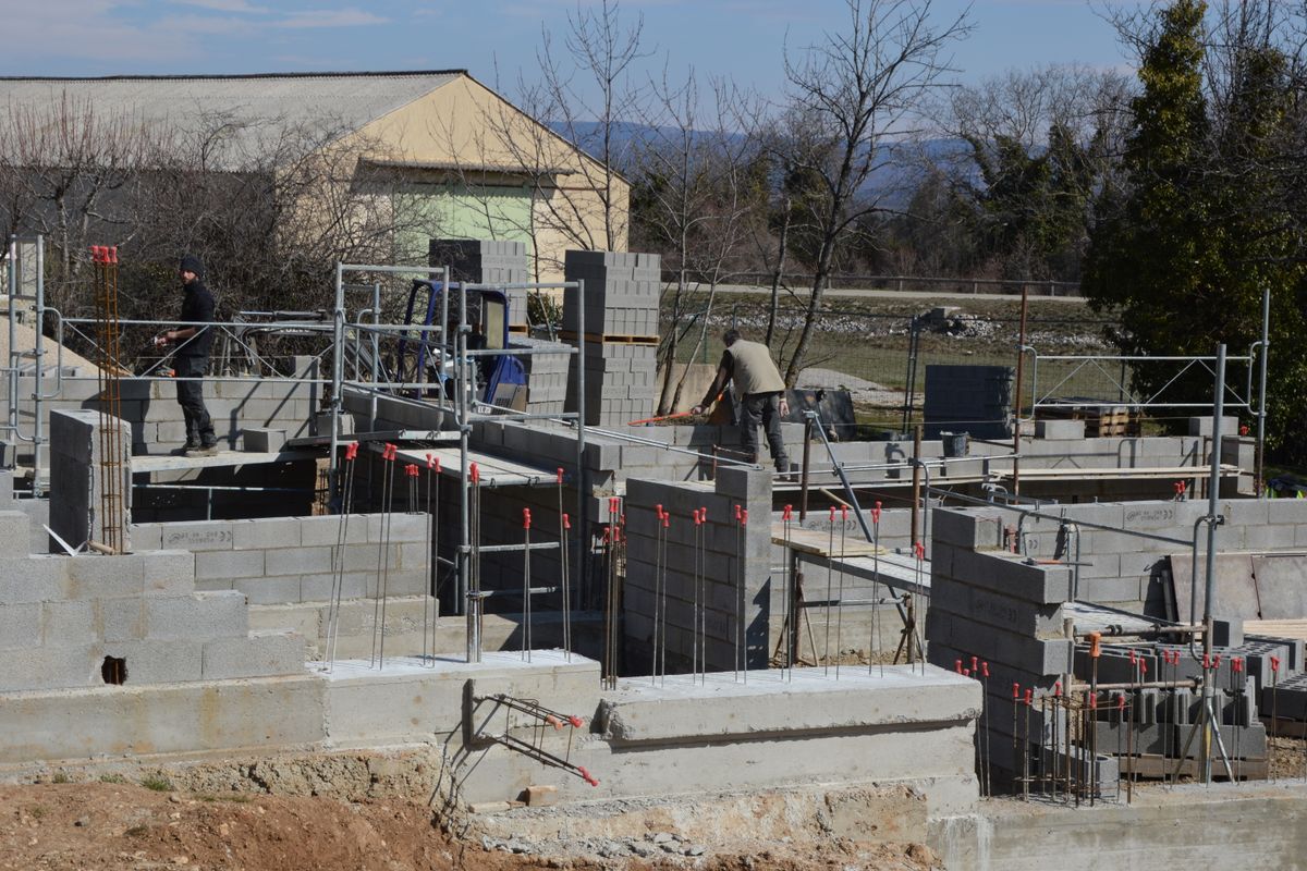 Retard de chantier : pénalités et recours - Recours amiables et judiciaires en cas de litige