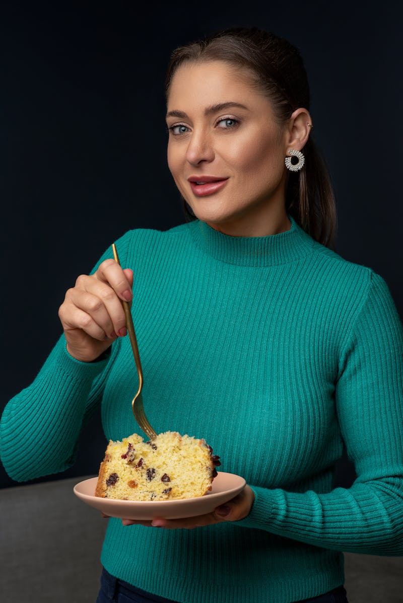 Cake Pose Photos, Download The BEST Free Cake Pose Stock Photos & HD Images