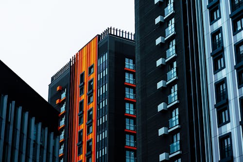 Gratis stockfoto met appartementsgebouwen, architectuur, balkons