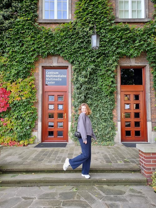 Gratis stockfoto met architectuur, binnenkomst, buitenkant