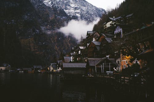 Бесплатное стоковое фото с горы, здания, зима