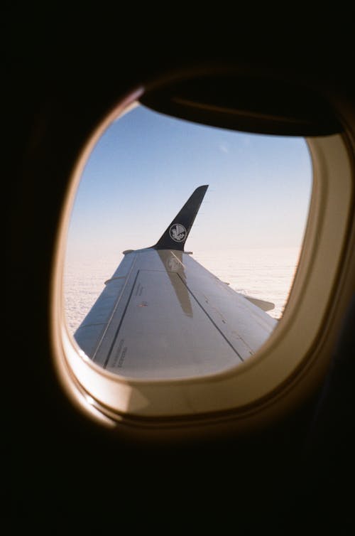 Kostenloses Stock Foto zu fenster, ferien, flügel