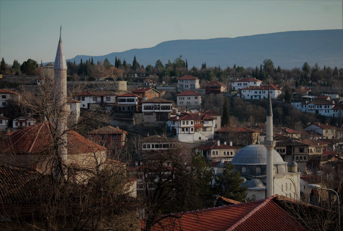 Moschei într-un oraș