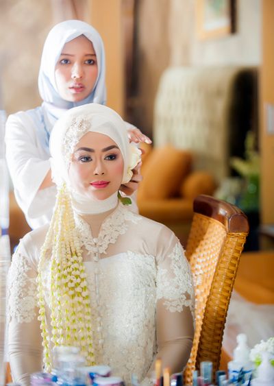 Bride getting ready traditional