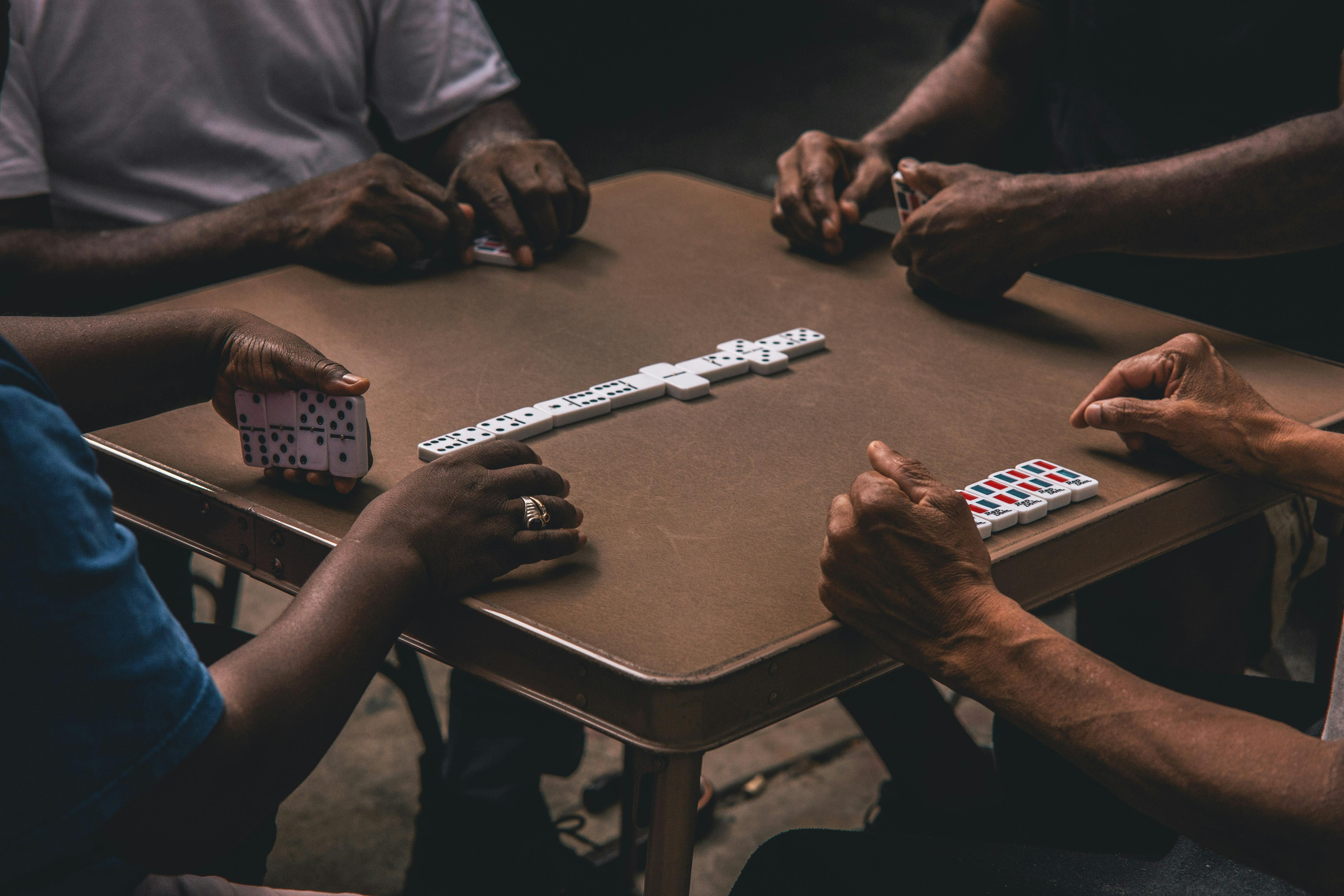 Играть бесплатно и регистрации в карты и домино вакансии киев казино