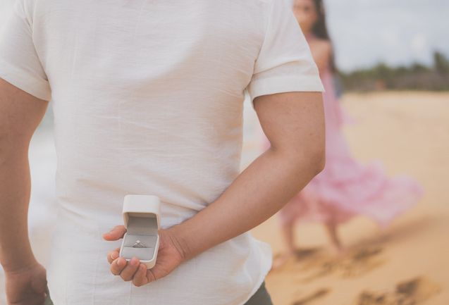 Online dating: starting a conversation on a niche platform