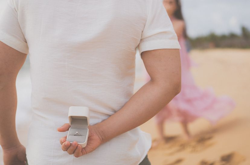 Online dating: starting a conversation on a niche platform