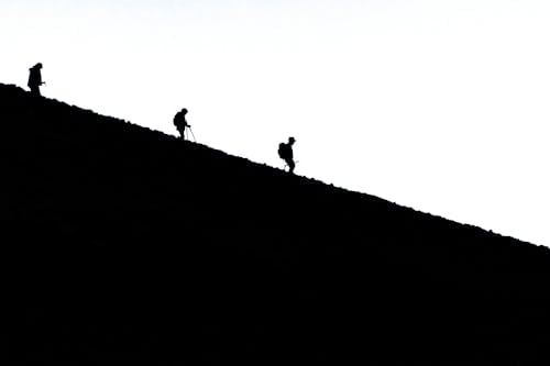 Безкоштовне стокове фото на тему «альпіністи, гора, крутий»