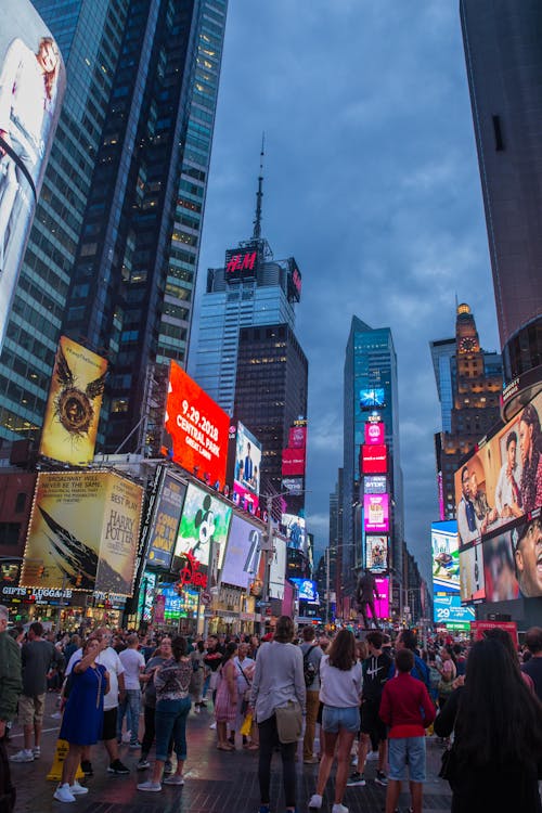 New York Times Meydanı'Ndaki İnsanlar