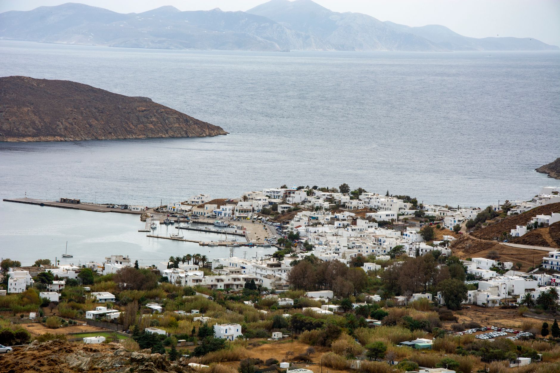 Christmas in the Cyclades 2026: Which Islands Stay Open?