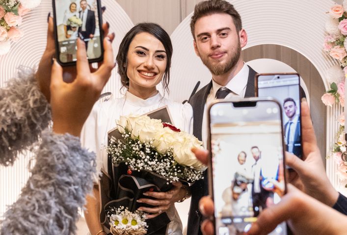 Italian dating culture with couples enjoying a romantic dinner in a traditional Italian restaurant