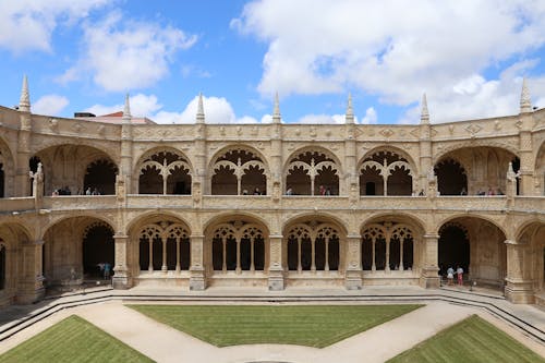 Building with Ornamented Mezzanines and Courtyard