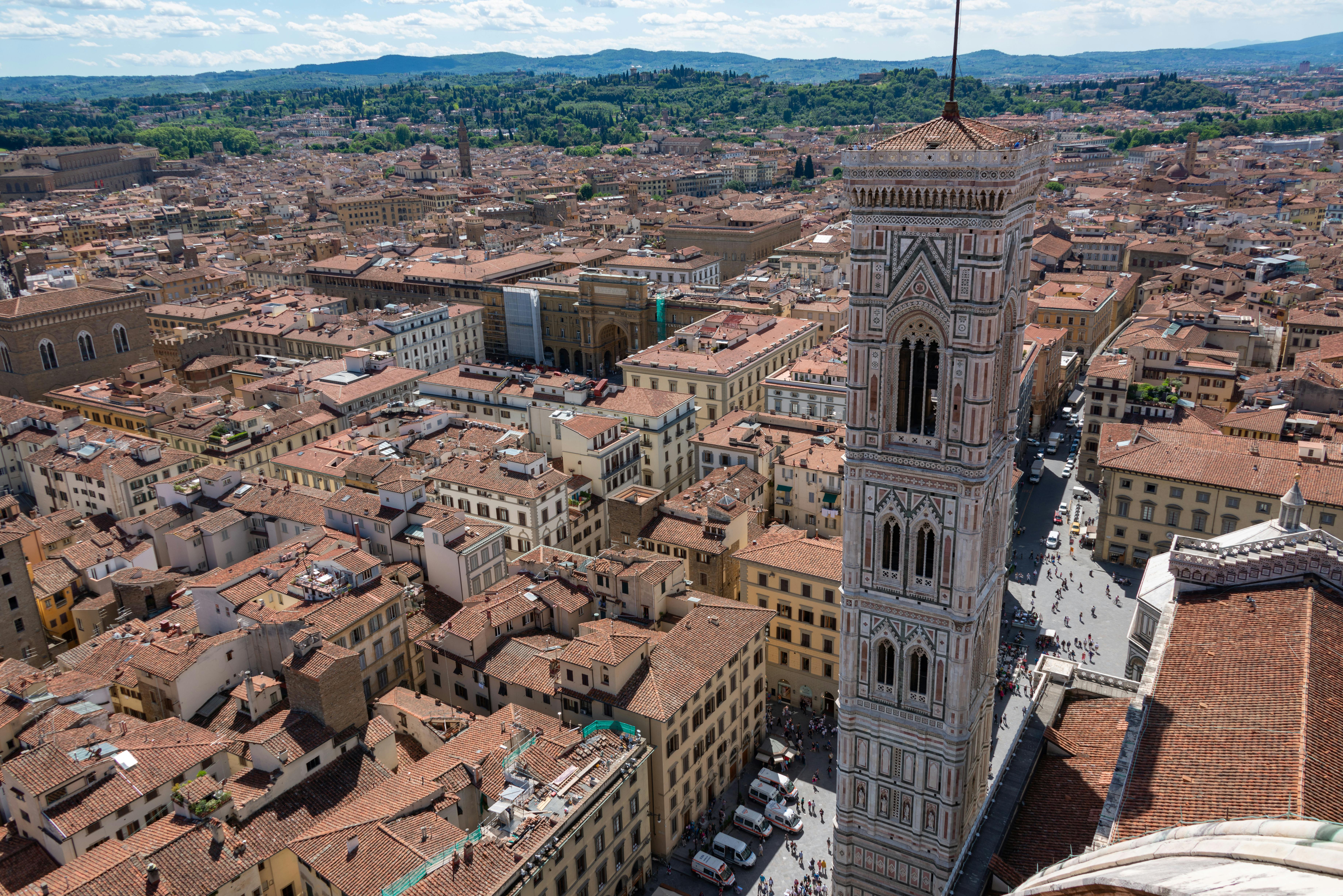 City Guide: Bologna, Italy According To Top Tour Guides — Photo by Diego F. Parra on Pexels