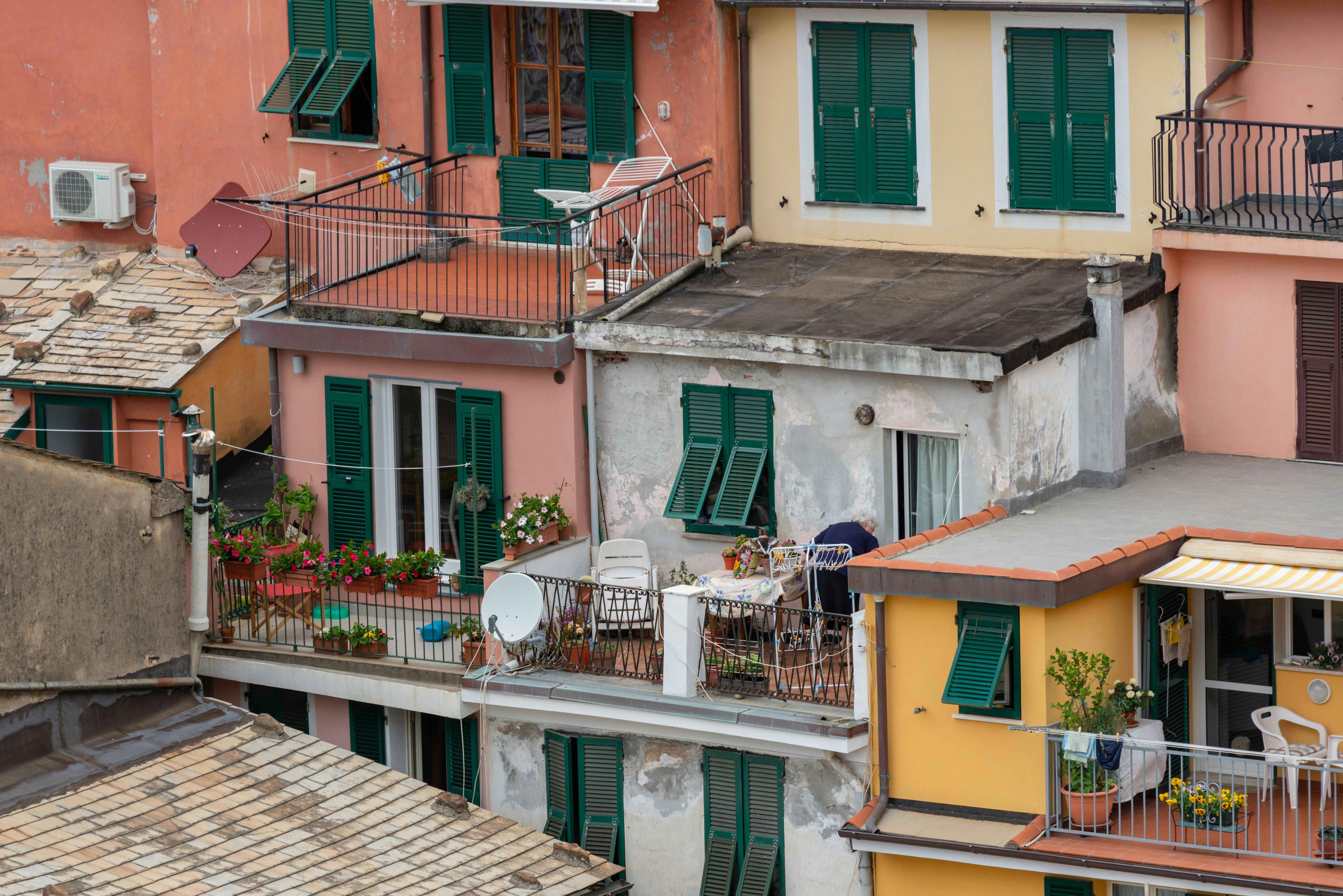 Genova lifts rental income and NAV despite weaker management earnings — Photo by Diego F. Parra on Pexels
